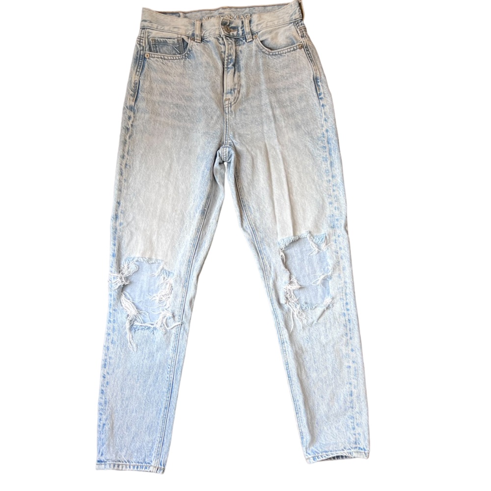 American Eagle Light Denim Distressed Mom Jeans Size 00 Short